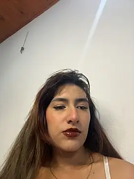 velariasoft  online show from 06-18-26, 05:06