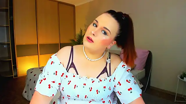 OliviaTwens online show from 06-19-26, 10:08