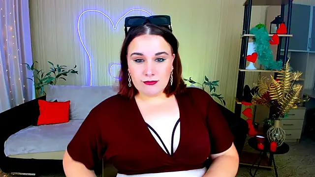 OliviaTwens online show from 07-13-26, 04:15