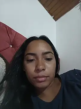 Snapshot of xcleila chatting on 06-01-26, 04:14 xcleila online show from 06-01-26, 04:14