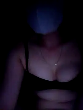 Snapshot of Fjnzjk chatting on 07-15-26, 03:28 Fjnzjk online show from 07-15-26, 03:28