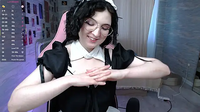 Snapshot of JackieApplePie chatting on 06-21-26, 03:09 JackieApplePie online show from 06-21-26, 03:09