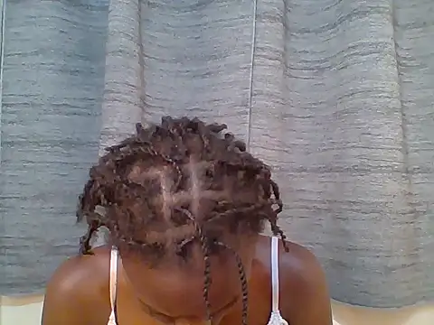 Snapshot of Sweet_quincy chatting on 06-14-26, 06:43 Sweet quincy online show from 06-14-26, 06:43