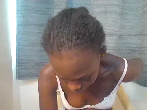 Snapshot of Sweet_quincy chatting on 06-25-26, 10:31 Sweet quincy online show from 06-25-26, 10:31