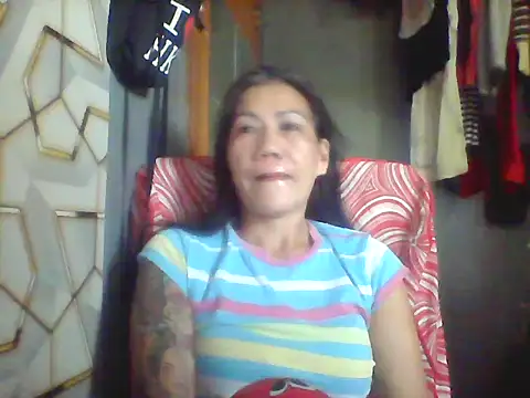 Snapshot of pinayheartaker chatting on 06-11-26, 12:32 pinayheartaker online show from 06-11-26, 12:32