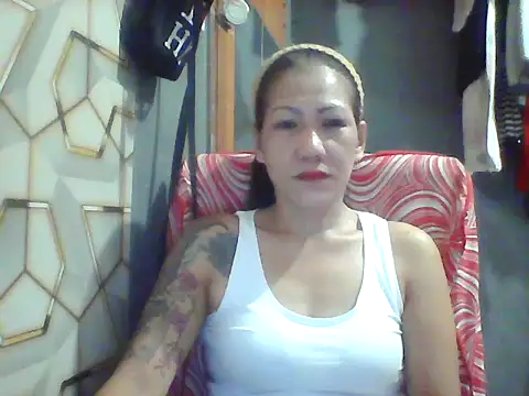 Snapshot of pinayheartaker chatting on 06-15-26, 12:46 pinayheartaker online show from 06-15-26, 12:46