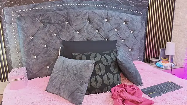 AlexandraNoxx online show from 07-04-26, 10:21