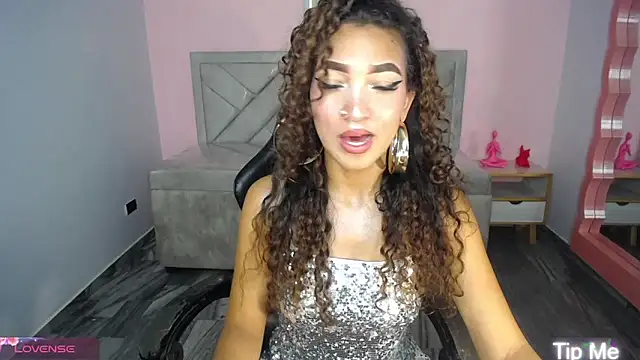 Snapshot of CamilaVixen_ch chatting on 06-19-26, 08:23 CamilaVixen ch online show from 06-19-26, 08:23