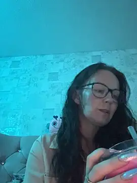 Luna-Vale online show from 05-27-26, 10:29