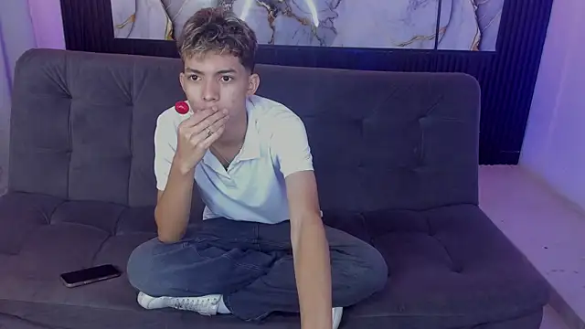 nico naughtyboy online show from 05-31-26, 12:30