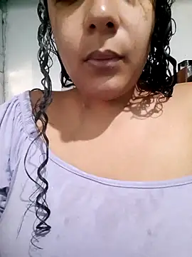 Snapshot of bruninhasurfi chatting on 06-10-26, 02:49 bruninhasurfi online show from 06-10-26, 02:49