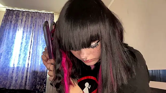 HolyCute online show from 05-31-26, 12:34