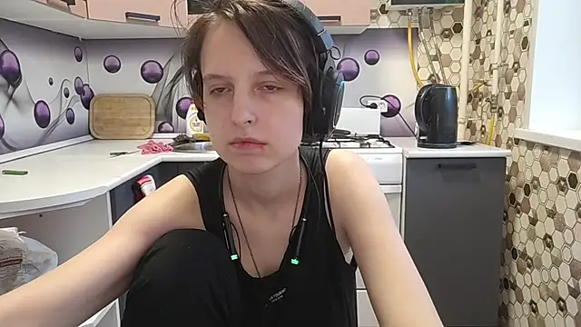 Snapshot of Saranade chatting on 07-19-26, 05:05 Saranade online show from 07-19-26, 05:05