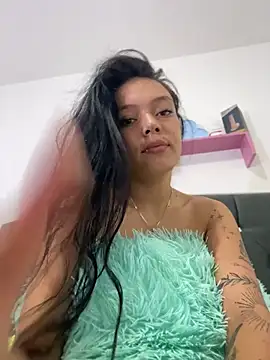 Snapshot of NIKA530 chatting on 06-27-26, 12:22 NIKA530 online show from 06-27-26, 12:22