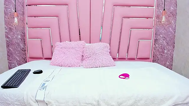 TinyKataleya online show from 06-01-26, 11:34