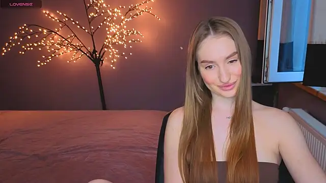 Snapshot of AlisaFoxis chatting on 07-06-26, 05:37 AlisaFoxis online show from 07-06-26, 05:37