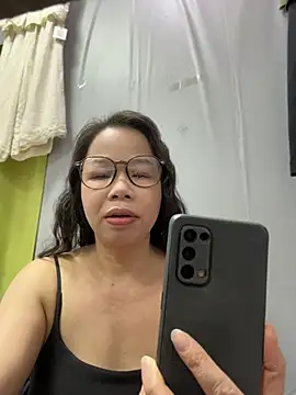 Snapshot of honghong_mother chatting on 06-07-26, 01:43 honghong mother online show from 06-07-26, 01:43