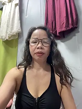 Snapshot of honghong_mother chatting on 06-22-26, 01:07 honghong mother online show from 06-22-26, 01:07