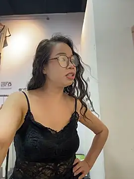 Snapshot of honghong_mother chatting on 07-14-26, 01:30 honghong mother online show from 07-14-26, 01:30