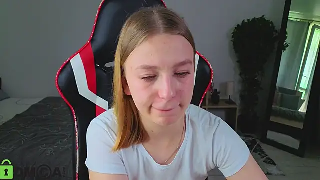 Snapshot of BeatriceLoven chatting on 06-26-26, 07:13 BeatriceLoven online show from 06-26-26, 07:13