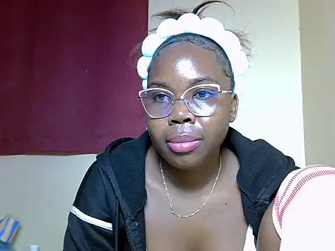 Snapshot of Choral_Blue chatting on 07-14-26, 12:33 Choral Blue online show from 07-14-26, 12:33