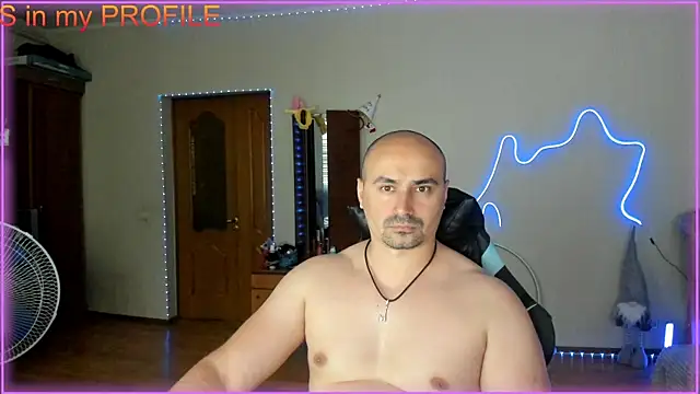 Snapshot of -SexyDaddy- chatting on 06-03-26, 04:12 -SexyDaddy- online show from 06-03-26, 04:12