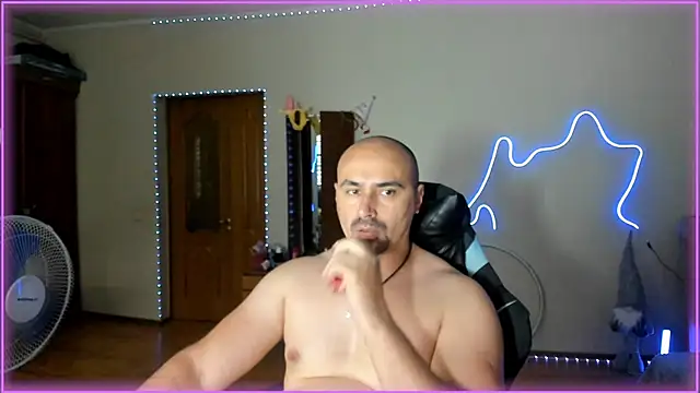 Snapshot of -SexyDaddy- chatting on 06-12-26, 03:00 -SexyDaddy- online show from 06-12-26, 03:00