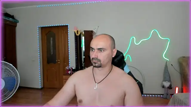 Snapshot of -SexyDaddy- chatting on 06-13-26, 09:18 -SexyDaddy- online show from 06-13-26, 09:18
