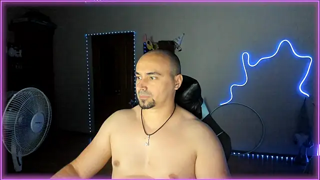 Snapshot of -SexyDaddy- chatting on 06-25-26, 06:01 -SexyDaddy- online show from 06-25-26, 06:01