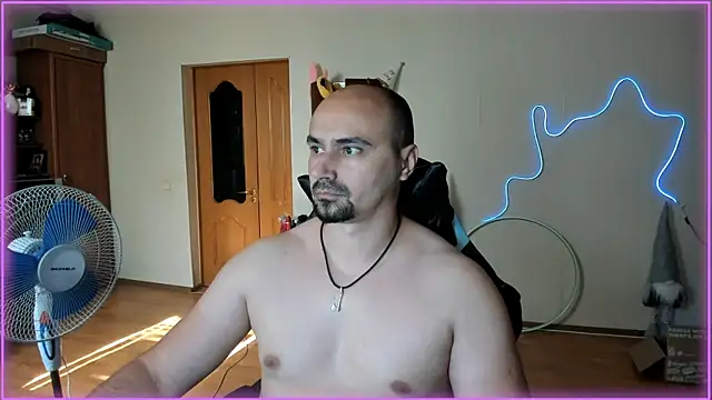 Snapshot of -SexyDaddy- chatting on 07-01-26, 01:56 -SexyDaddy- online show from 07-01-26, 01:56