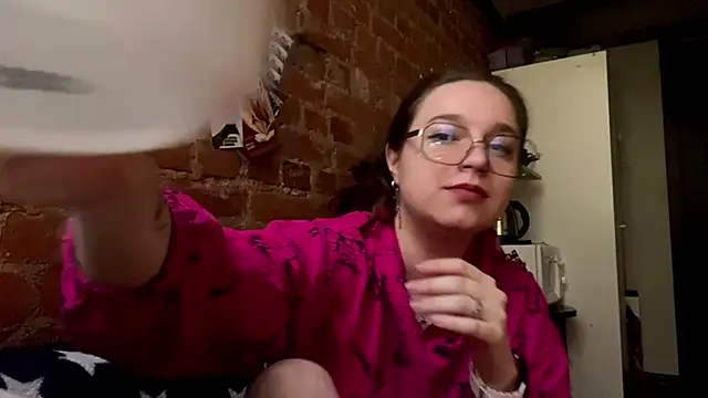 Snapshot of DaliLove chatting on 05-30-26, 05:43 DaliLove online show from 05-30-26, 05:43