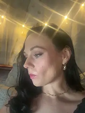 LeahbX online show from 06-07-26, 05:00
