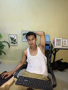Snapshot of Asianboy_2000 chatting on 06-06-26, 03:06 Asianboy 2000 online show from 06-06-26, 03:06