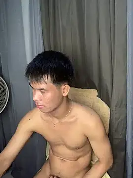 Snapshot of Asianboy_2000 chatting on 07-19-26, 01:42 Asianboy 2000 online show from 07-19-26, 01:42