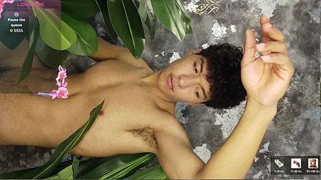Snapshot of Maximiliano_Young chatting on 06-28-26, 11:05 Maximiliano Young online show from 06-28-26, 11:05