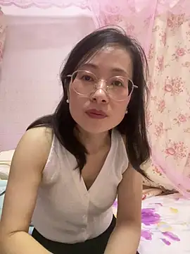 Snapshot of TangTang0530 chatting on 07-11-26, 10:18 TangTang0530 online show from 07-11-26, 10:18