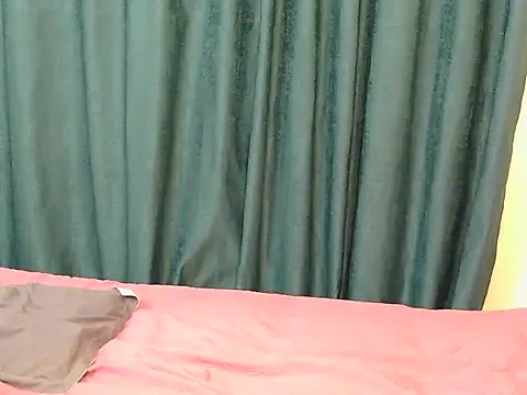 Snapshot of Nicole_ness chatting on 06-10-26, 11:53 Nicole ness online show from 06-10-26, 11:53