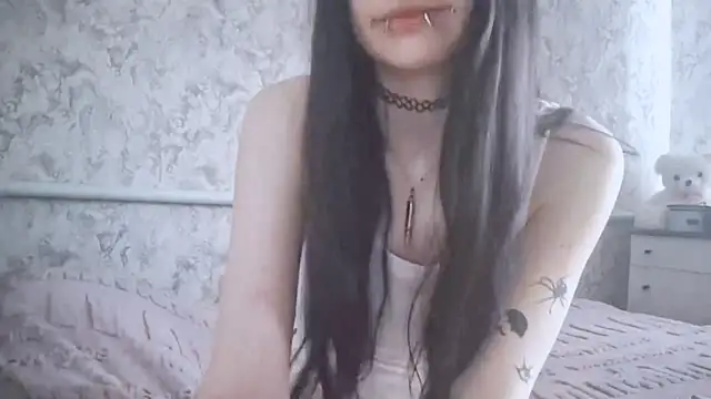 KrissyHiott online show from 06-26-26, 04:06