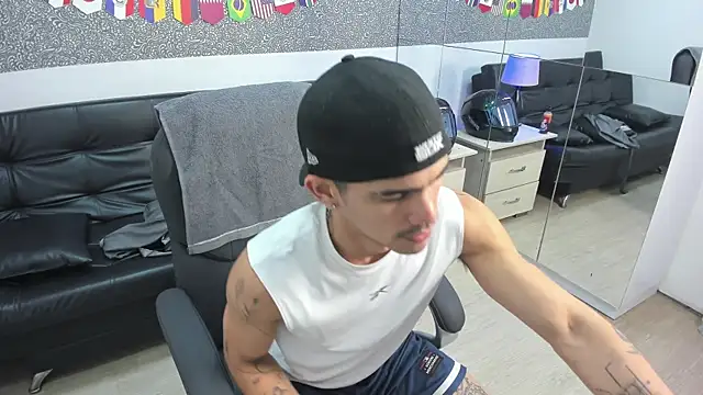 Snapshot of Jared_Cole chatting on 07-08-26, 11:37 Jared Cole online show from 07-08-26, 11:37