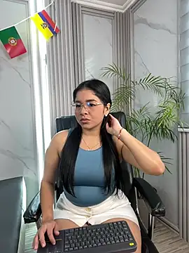 ValentinaLuciana online show from 06-15-26, 01:02