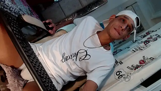 Snapshot of Brendt_Hotx chatting on 07-24-26, 11:14 Brendt Hotx online show from 07-24-26, 11:14