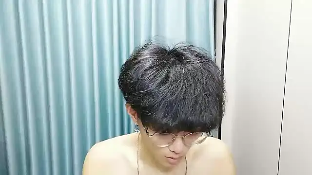 Snapshot of wssoo11 chatting on 07-16-26, 12:22 wssoo11 online show from 07-16-26, 12:22