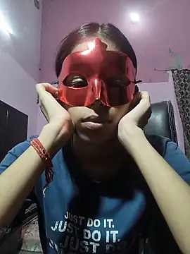 Snapshot of SoniRaj- chatting on 06-12-26, 05:01 SoniRaj- online show from 06-12-26, 05:01