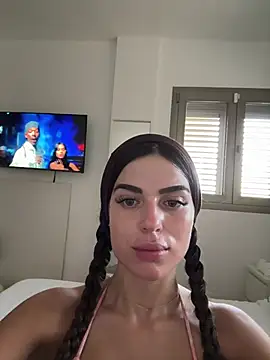 miaabelluccii online show from 07-18-26, 04:33