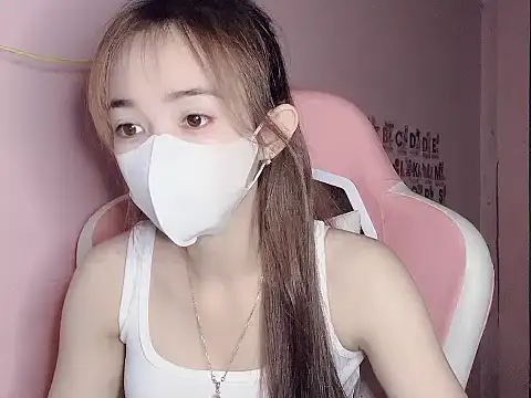 Snapshot of Alee8668 chatting on 07-17-26, 05:07 Alee8668 online show from 07-17-26, 05:07
