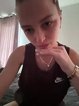 Snapshot of Milkaaaaaaa chatting on 06-17-26, 06:16 Milkaaaaaaa online show from 06-17-26, 06:16