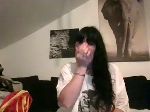 Snapshot of sexujuly88 chatting on 09-10-25, 09:15 sexujuly88 online show from 09-10-25, 09:15