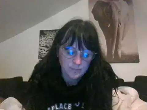 Snapshot of sexujuly88 chatting on 10-29-25, 10:33 sexujuly88 online show from 10-29-25, 10:33