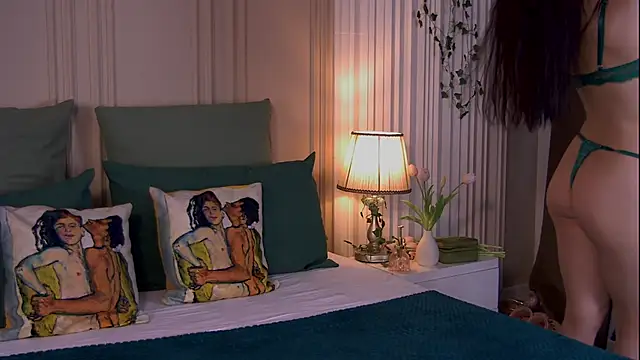 Snapshot of HornyPriestess chatting on 06-12-26, 07:29 HornyPriestess online show from 06-12-26, 07:29