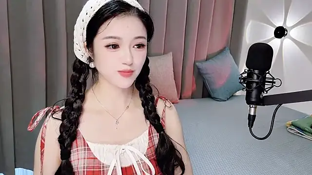 Momo-Wow online show from 06-19-26, 06:51